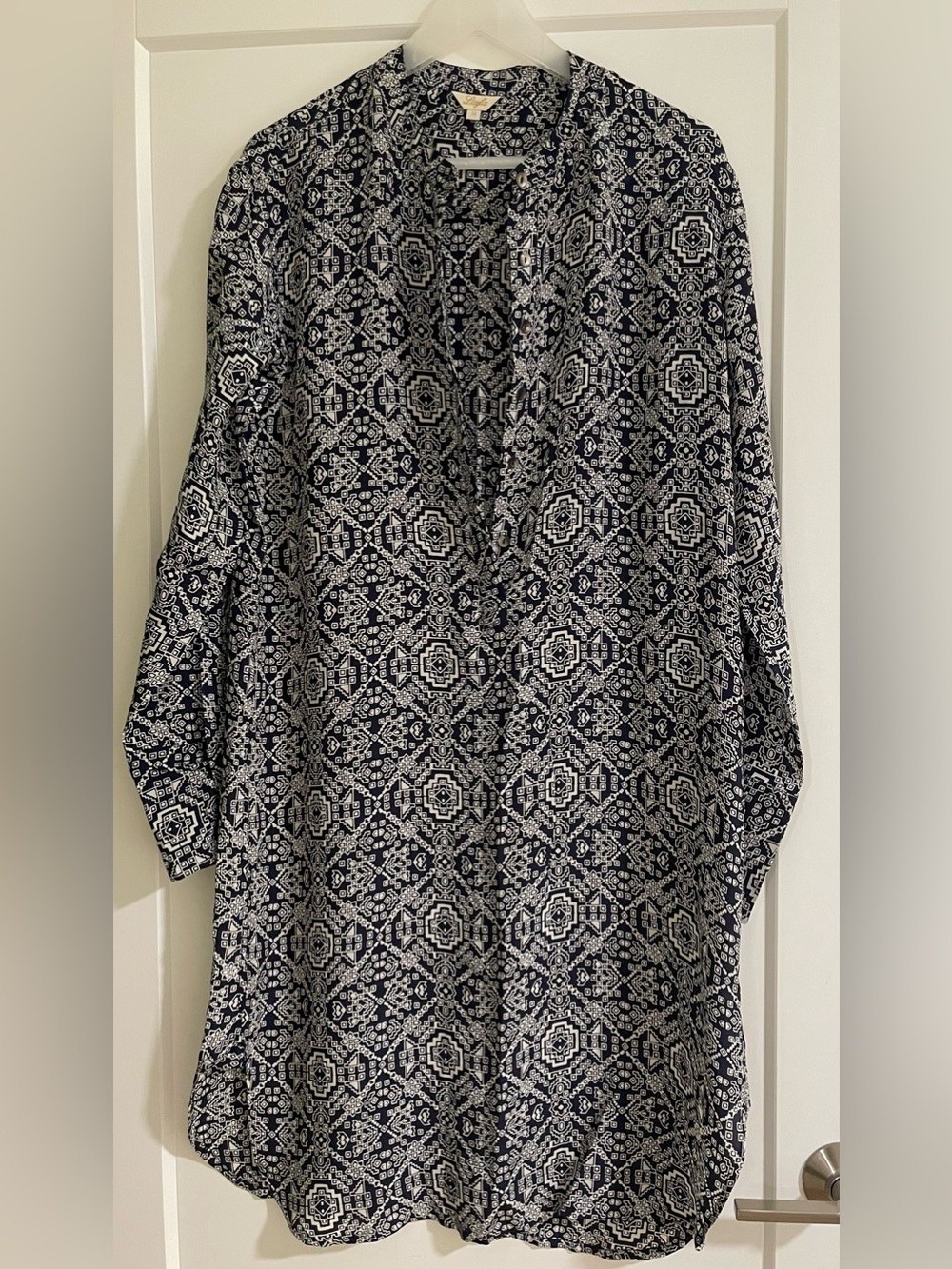 Layla Navy Geometric Print Button-Front Blouse Size M